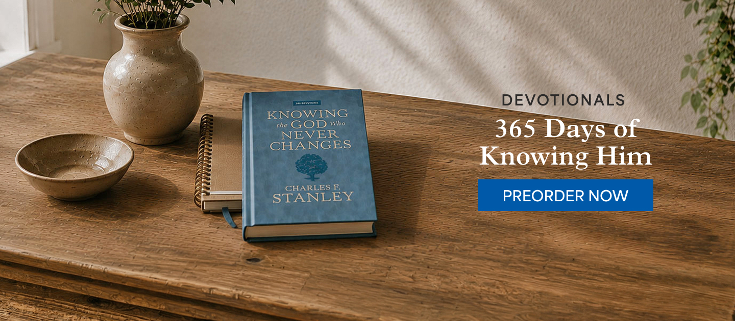 Devotionals: 365 Days of Knowing Him, Preorder now
